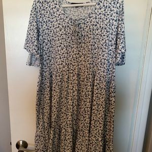 Beautiful blue and white floral plus size dress.